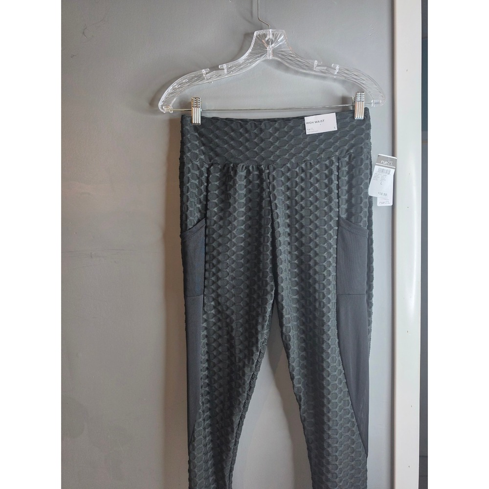 Rue21 Black Honeycomb Textured High Waist Scrunch Butt Leggings with Pockets L